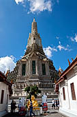 Bangkok Wat Arun - Entrance to the precint of the Phra prang is through eastern gateway in between two large vihan.  